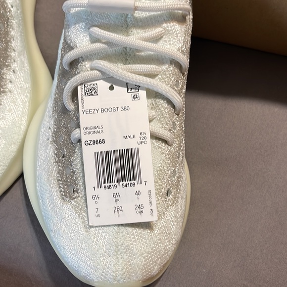 yeezy 380 boost - Picture 6 of 6